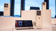 Menjajal Razr Fold, HP Lipat Book Style Pertama Motorola Related Article