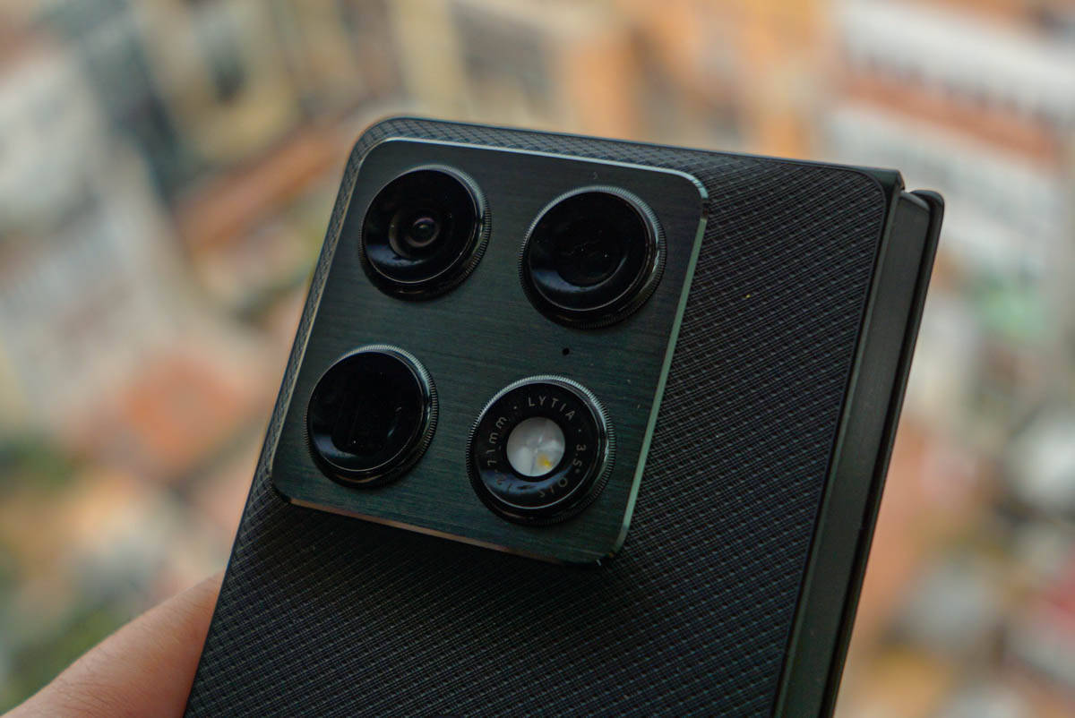 Memotret dengan HP Lipat Motorola Razr Fold, Hasilnya Bikin Kaget