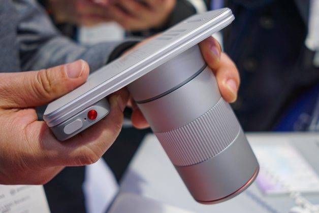 Menjajal HP Modular Tecno di MWC 2026, Kameranya Bisa Diganti-ganti