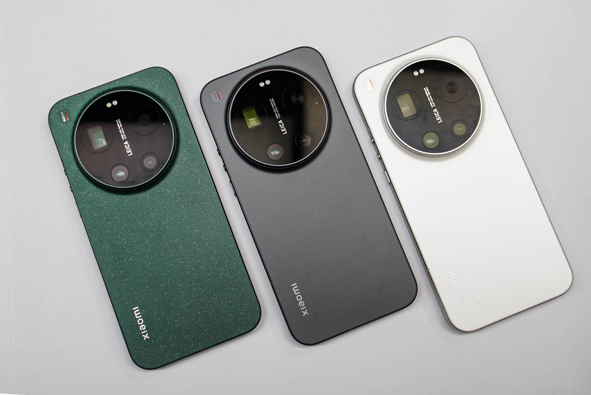 Menggenggam Xiaomi 17 Ultra, Flagship Terbaru Berkamera Zoom Leica