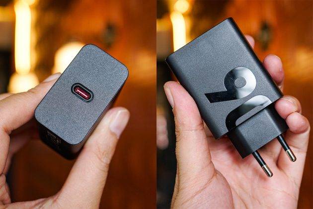 Menggenggam Motorola Signature, HP Flagship Ramping Berkamera Mumpuni
