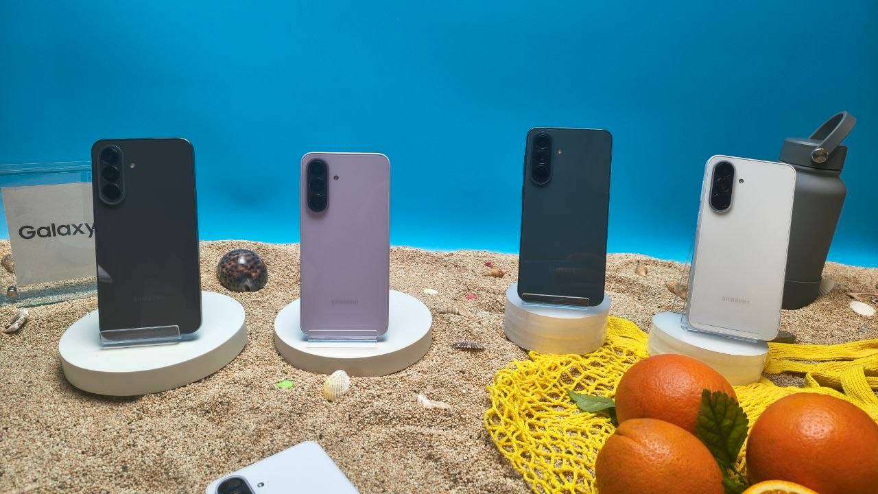 Empat pilihan warna Galaxy A37.