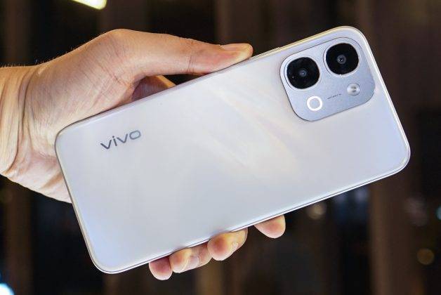 Menggenggam Vivo Y31d Pro, Tampilan Menarik dan Bodi Tangguh