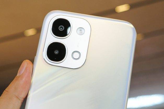 Menggenggam Vivo Y31d Pro, Tampilan Menarik dan Bodi Tangguh
