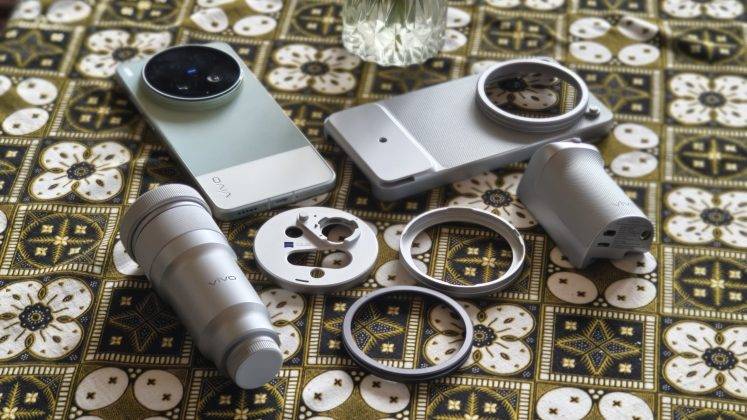 Hands-On Vivo X300 Ultra: Kamera "Monster" 200 MP dengan Desain Ala DSLR