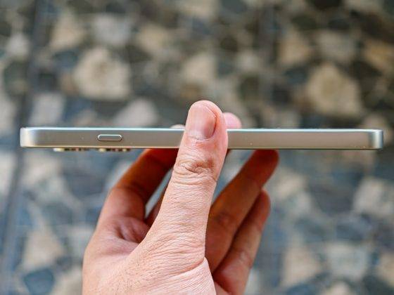 Unboxing Oppo Reno 16F, HP "3D Pop Planet" dengan Layar Paling Lebar