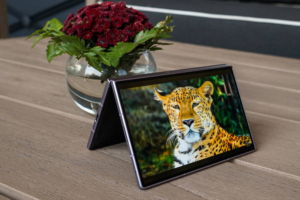 Tampilan Lengkap Samsung Galaxy Z Fold 8, HP Lipat Imut Berbentuk Unik