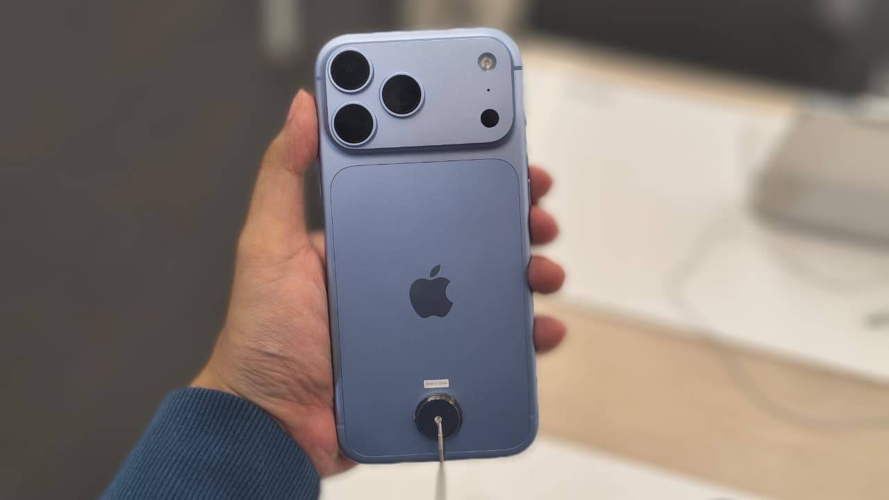 iPhone 18 Pro Max varian warna Glacier.