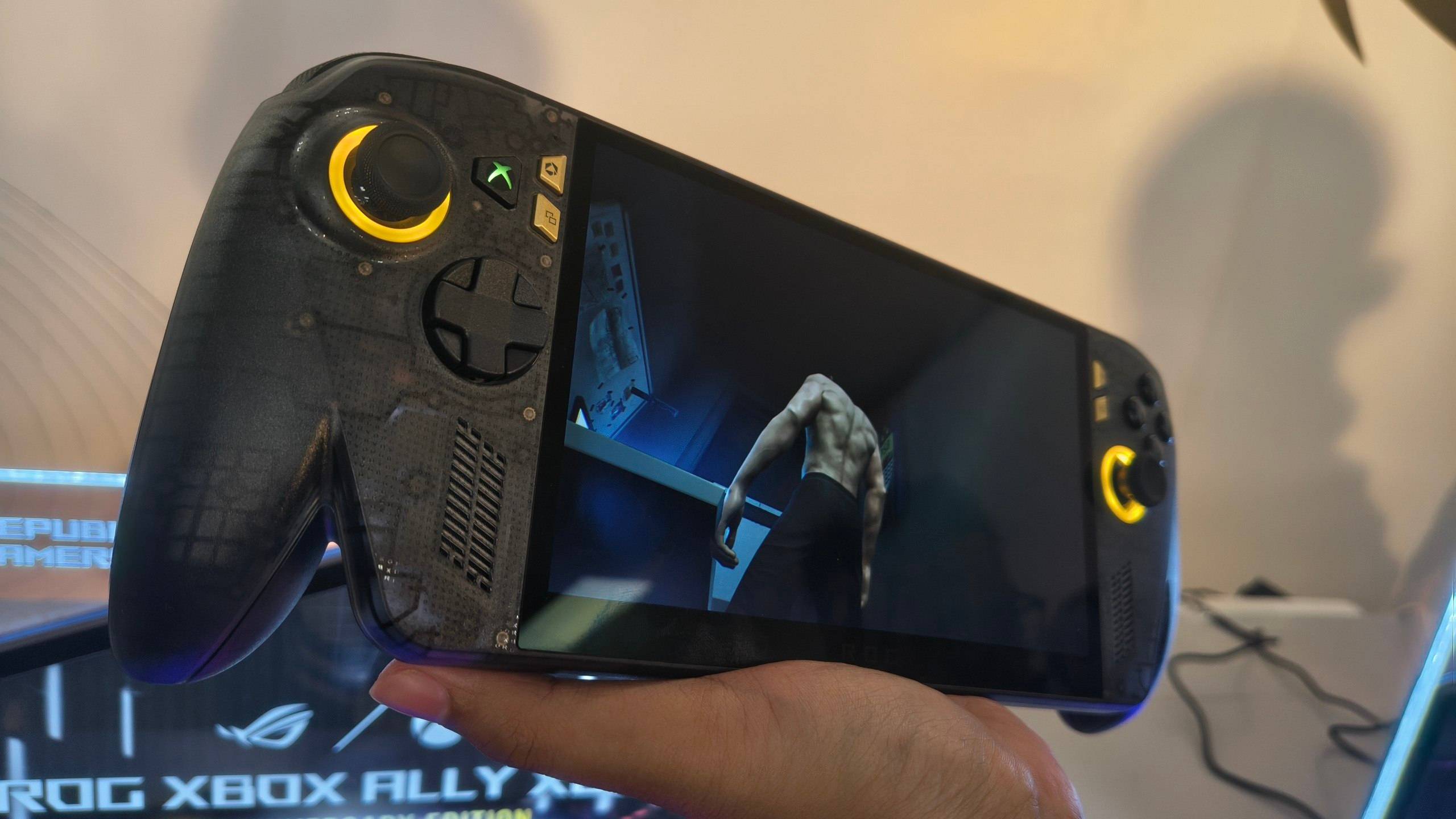 Tampilan Asus ROG Xbox Ally X2.