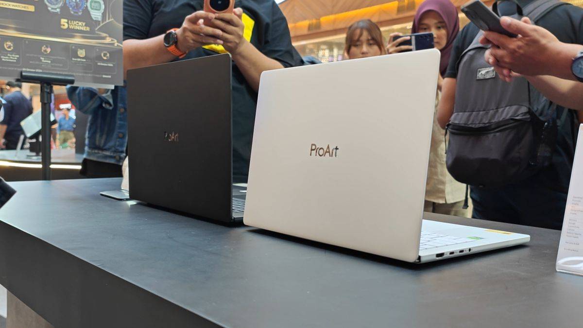 Asus ProArt P14 hadir dalam warna putih dan hitam.