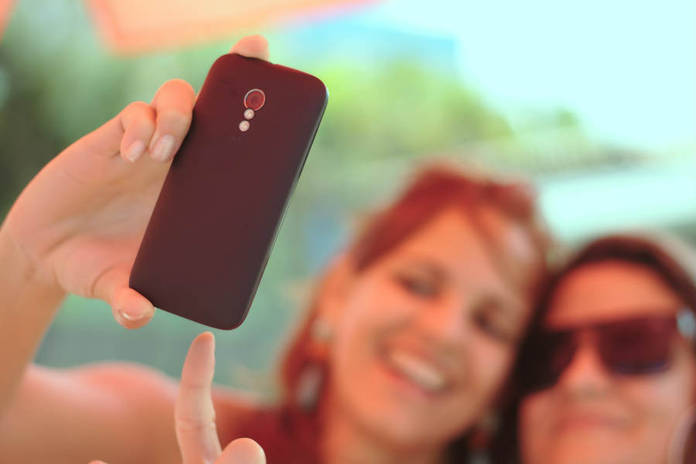 https://static.hub.91mobiles.com/multisite/wp-content/uploads/sites/7/2016/10/selfie-1.jpg