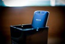 चीनी कंपनी ओपो के अधिकारी ने फाड़ा तिरंगा, मामले हुआ गर्म