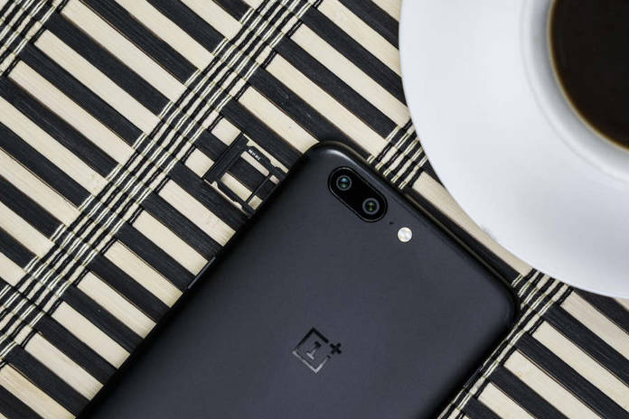 https://static.hub.91mobiles.com/multisite/wp-content/uploads/sites/7/2017/06/Oneplus-5-SIM.jpg