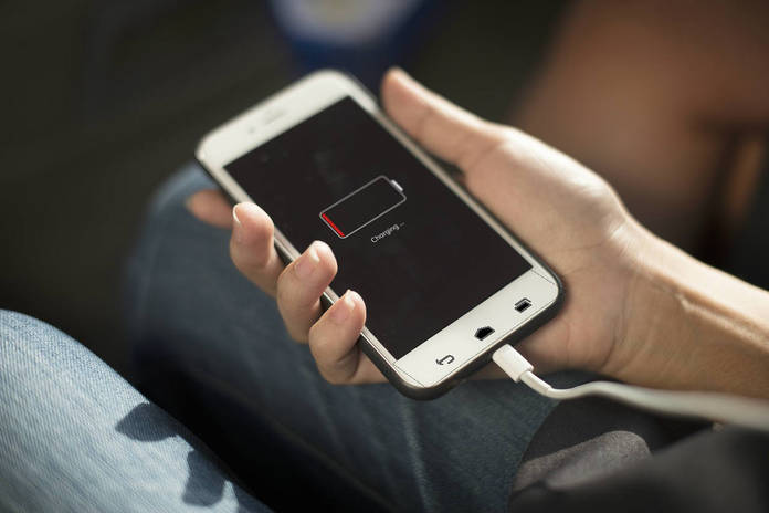 https://static.hub.91mobiles.com/multisite/wp-content/uploads/sites/7/2017/10/Smartphone-Battery-charging.jpg