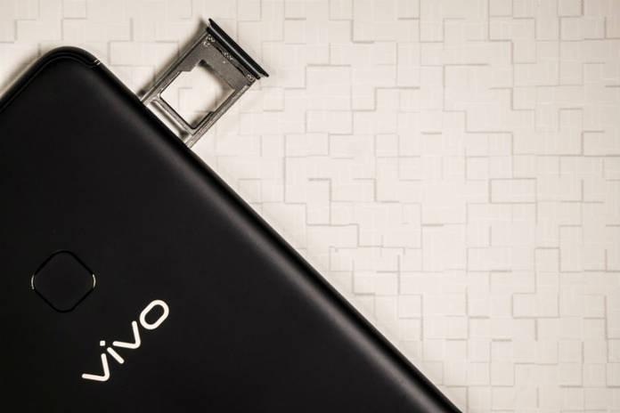 https://static.hub.91mobiles.com/multisite/wp-content/uploads/sites/7/2017/10/Vivo-V7-Plus-SIM.jpg