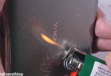 नोकिया 8 का भरोसा परखने के लिए इस पर ब्लेड, आग और बेंड टेस्ट किया जानें क्या हुआ फिर