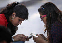 टेलीकॉम इंडस्ट्री में आया भूचाल, आम आदमी पर पड़ेगी मार, महंगे होंगे सभी प्लान्स mobile user demands for free incoming calls without validity plan Jio Airtel Vodafone Idea