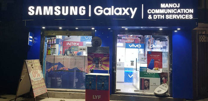 https://static.hub.91mobiles.com/multisite/wp-content/uploads/sites/7/2017/12/Samsung-Store.jpg