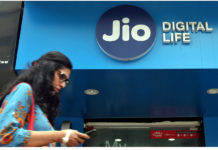 जियो के 351 और 199 रुपये वाले Jio Fiber प्लान में, 100Mbps सुपर फास्ट इंटरनेट के साथ जानें और क्या है फायदा reliance jio exclusive vivo y1s offer benefits