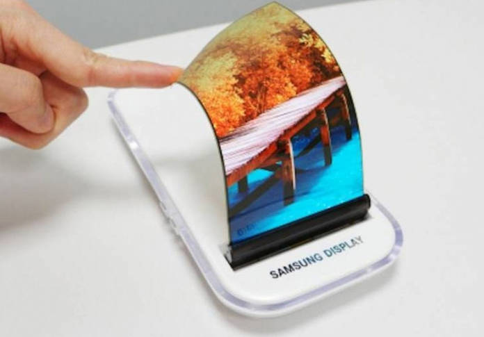 https://static.hub.91mobiles.com/multisite/wp-content/uploads/sites/7/2018/01/samsung-galaxy-x-display-1.jpg