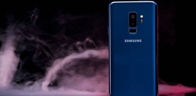 सैमसंग ला रही है बिल्कुल नई ‘गैलेक्सी एम’ सीरीज़, इसका पहला फोन हुआ बेंचमार्किंग साइट पर लिस्ट सैमसंग गैलेक्सी एस9 प्लस के कैमरे की तस्वीर