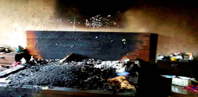 सोते वक्त हुआ फोन में ब्लास्ट, बेड पर ही हुई मौत odisha-man-dies-after-mobile-phone-blast-near-head-while-sleeping