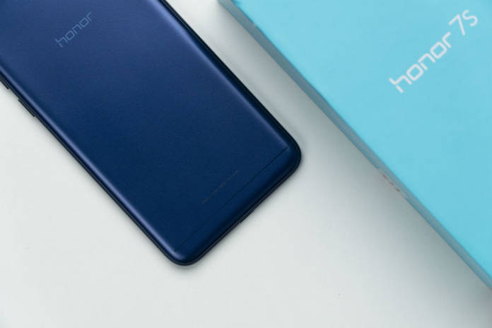 https://static.hub.91mobiles.com/multisite/wp-content/uploads/sites/7/2018/09/Honor-7S-back-Botom.jpg