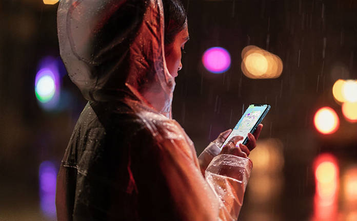 https://static.hub.91mobiles.com/multisite/wp-content/uploads/sites/7/2018/09/iPhone_XR_StreetShot_09122018.jpg