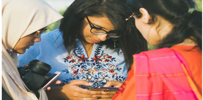 अब चोरी होने पर सरकार ढूंढेगी आपका फोन, लॉन्च किया पोर्टल 50 crore active internet users in india 7 1 crore age of 5 to 11 years data usage increased