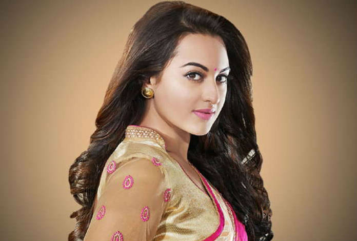 https://static.hub.91mobiles.com/multisite/wp-content/uploads/sites/7/2018/12/sonakshi-sinha-2018_.jpg