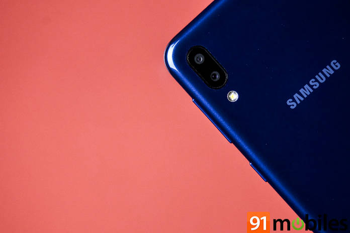 https://static.hub.91mobiles.com/multisite/wp-content/uploads/sites/7/2019/01/Samsung-Galaxy-M10-1.jpg