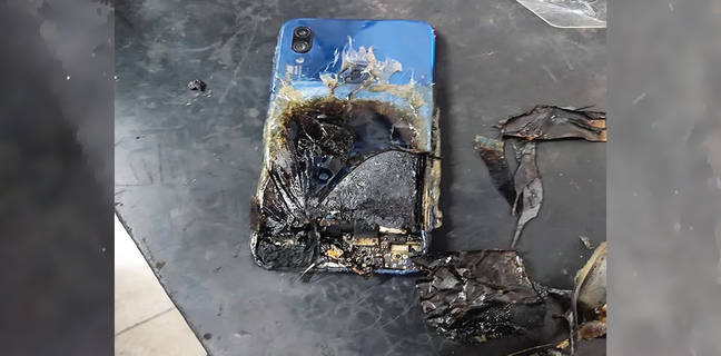 Xiaomi Redmi Note 7S caught fire in thane maharashtra india