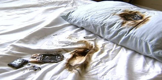man died smartphone plugged into charger on bed electrocuted in thailand