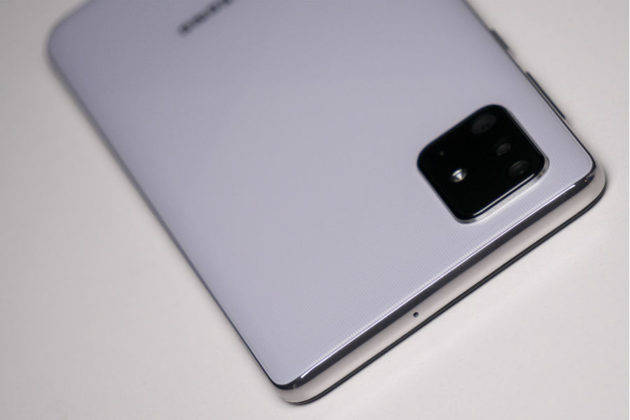 Samsung Galaxy A71 vs Vivo V19 comparison camera battery display design processor performance review in hindi