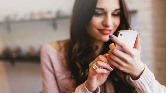 https://static.hub.91mobiles.com/multisite/wp-content/uploads/sites/7/2020/05/women-on-phone.jpg