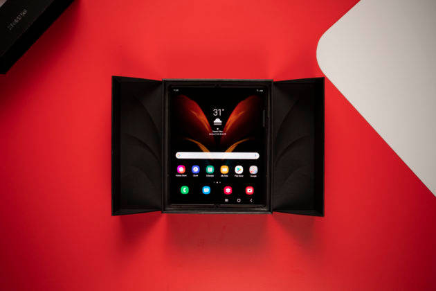 samsung galaxy z fold 2 first impression look design display camera