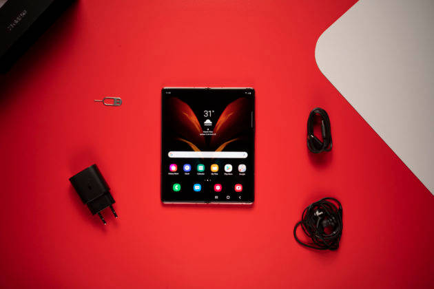 samsung galaxy z fold 2 first impression look design display camera