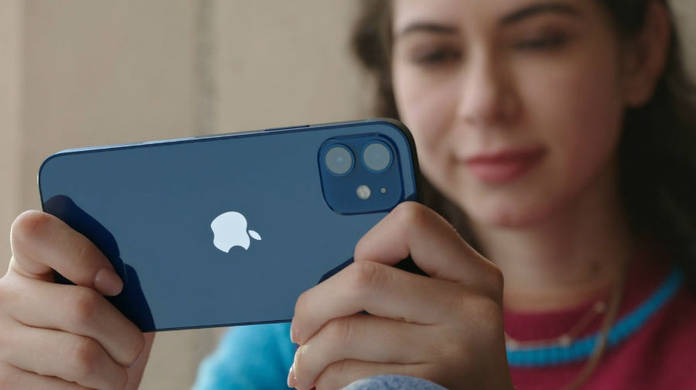 https://static.hub.91mobiles.com/multisite/wp-content/uploads/sites/7/2020/10/Apple-iphone-12-mini.jpg