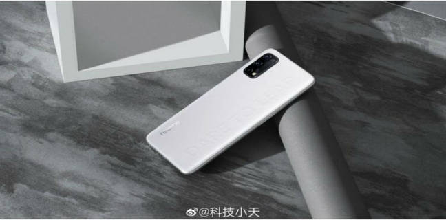 Realme Q सीरीज का ऑफिशियल डिजाइन हुआ लीक, स्पेसिफिकेशन्स भी आए सामने