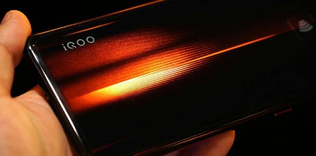 सस्ता 5G फोन iQOO U3x हुआ लॉन्च, 5000mAh बैटरी और 8GB रैम से है लैस