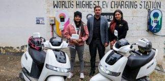 इस कंपनी के Electric Scooters ने किया कमाल, 320 KM का सफर तय कर दुनिया के सबसे ऊंचे EV charging station पर पहुंचे Hero Electric with Bengaluru based Charzer EV charging station