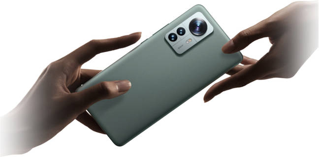 120w charging and Snapdragon 8 Gen 1 chip phone Xiaomi 12 Pro launched