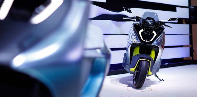 बवाल मचाने 11 अप्रैल को इंडिया आ रहा Yamaha Electric Scooter!, लॉन्च से पहले जानें सबकुछ Yamaha electric scooter launching India soon price specifications range