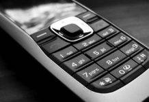 700 रुपये में बटन वाला फोन चाहिए? यहां देखें मार्केट में मौजूद 5 बेस्ट ऑप्शन्स 700 rupee me button wala phone