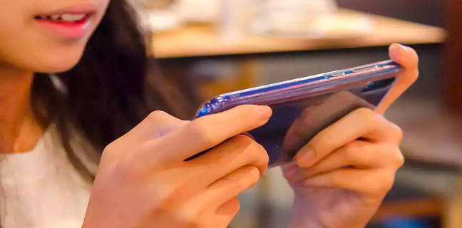 Parental Control क्या है और कैसे काम करता है, हर मॉं-बाप की टेंशन खत्म कर देगी यह सेटिंग, जानें इसके फायदे