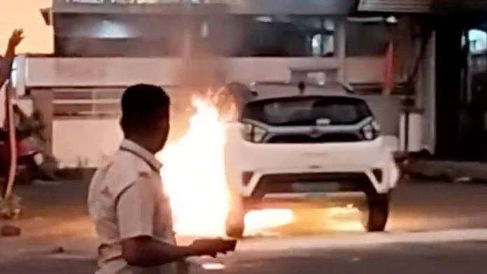 https://static.hub.91mobiles.com/multisite/wp-content/uploads/sites/7/2022/06/tata-nexon-ev-fire.jpg