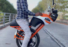 गजब का काम! इस शख्स ने घर पर ही बना डाली एक पहिये वाली Electric Motorcycle, देखें दिलचस्प वीडियो One wheel Electric Motorcycle made at home watch video