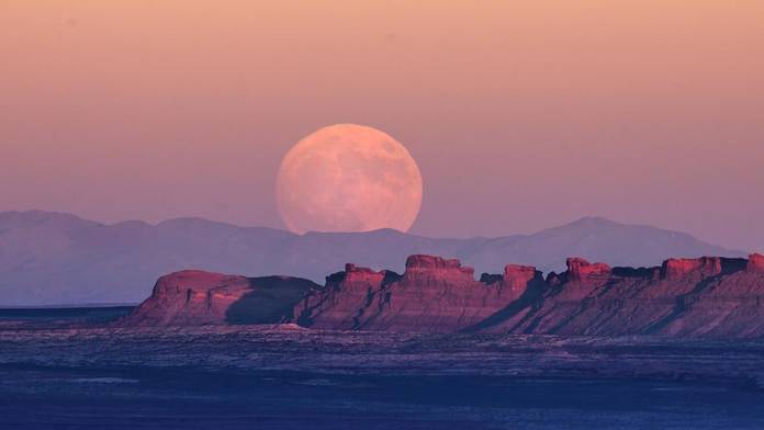 https://static.hub.91mobiles.com/multisite/wp-content/uploads/sites/7/2022/07/Supermoon-2022.jpg