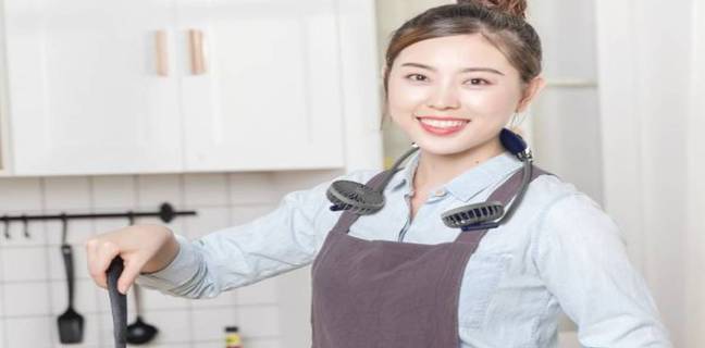 किचन में काम करने पर गर्मी से राहत देगा ये छोटा सा प्रोडक्ट, कीमत भी है बहुत कम Best Mini Neckband Fan for Kitchen Gym and Outdoors