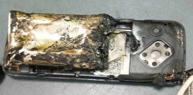 फिर सामने आई Phone Blast की घटना, इस बार यूपी में हुई 8 महीने के शिशु की दर्दनाक मौत 8 month old dies in phone blast mobile explode in up